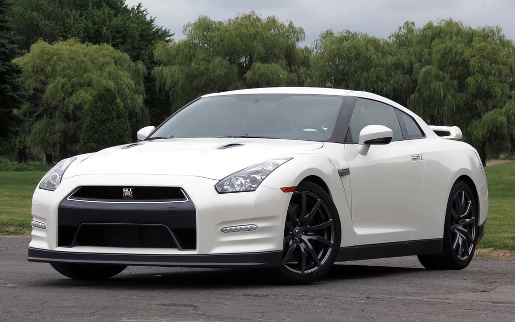 106867_2013_Nissan_GT-R