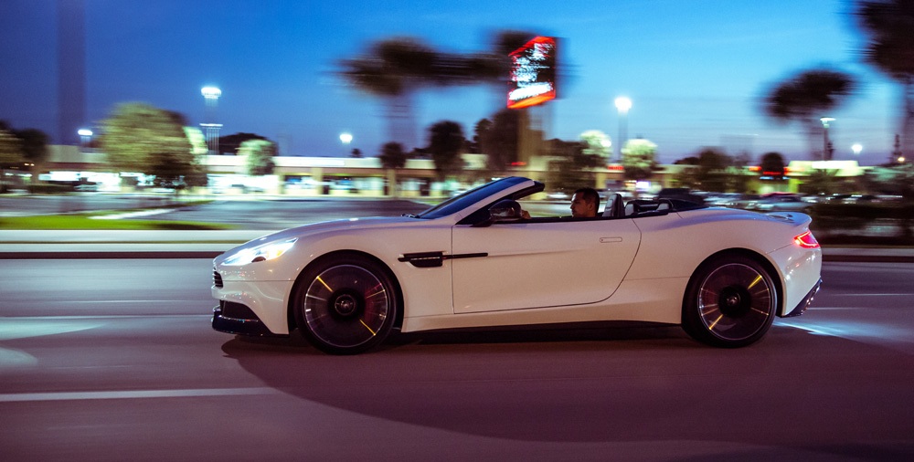 aston martin dbs carbon edition