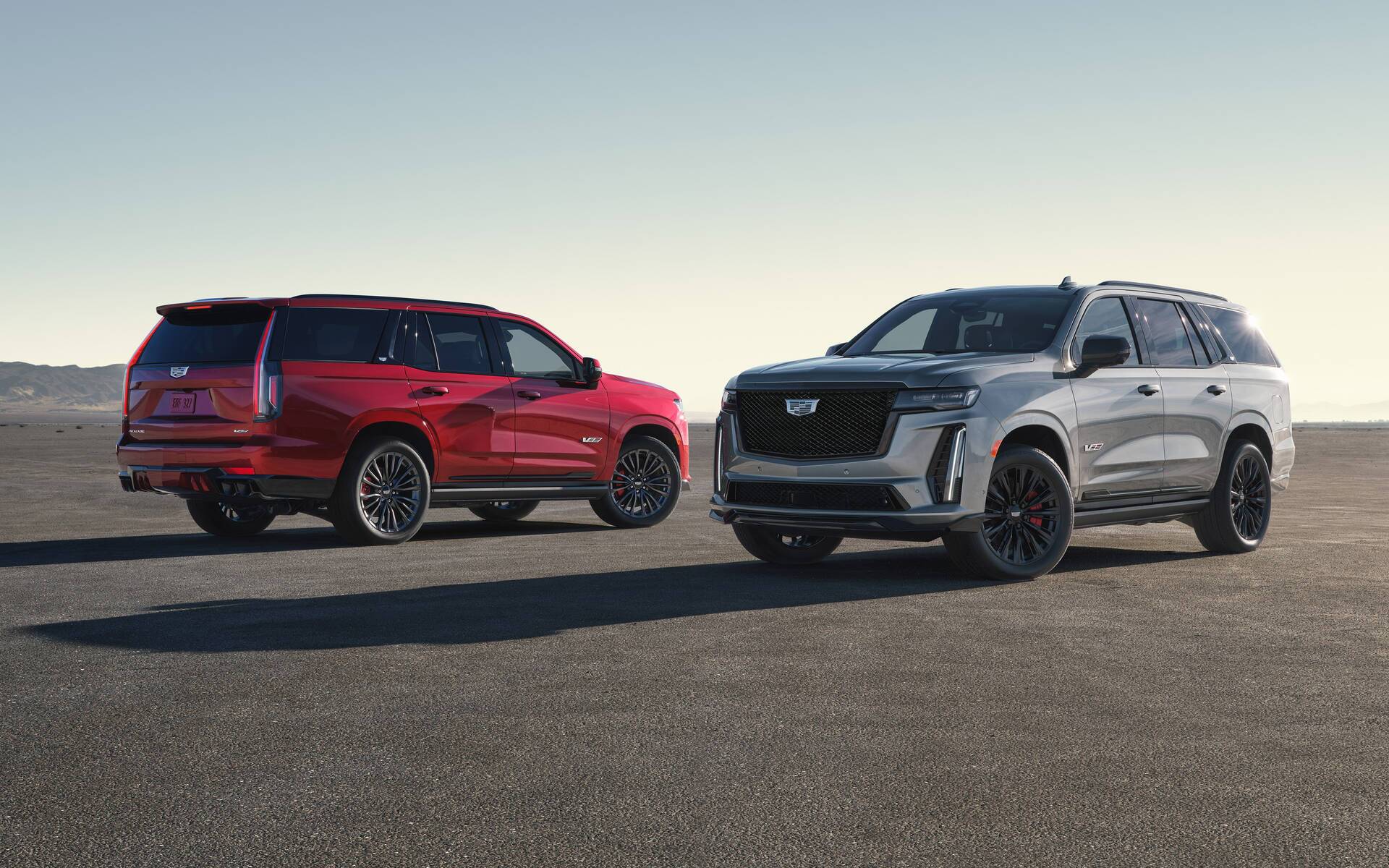 523734-cadillac-escalade-v-2023-puissance-escaladee-a-682-chevaux