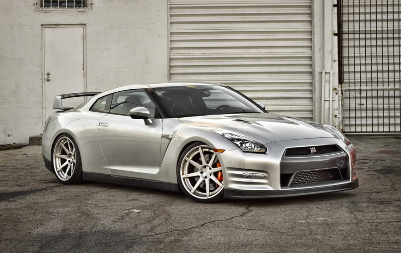 Фото nissan gtr r35