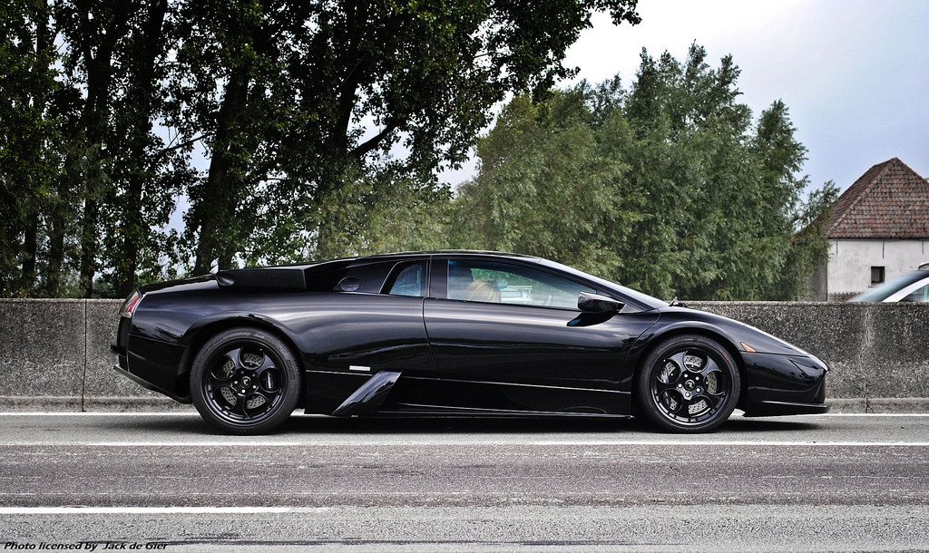 black murcielago